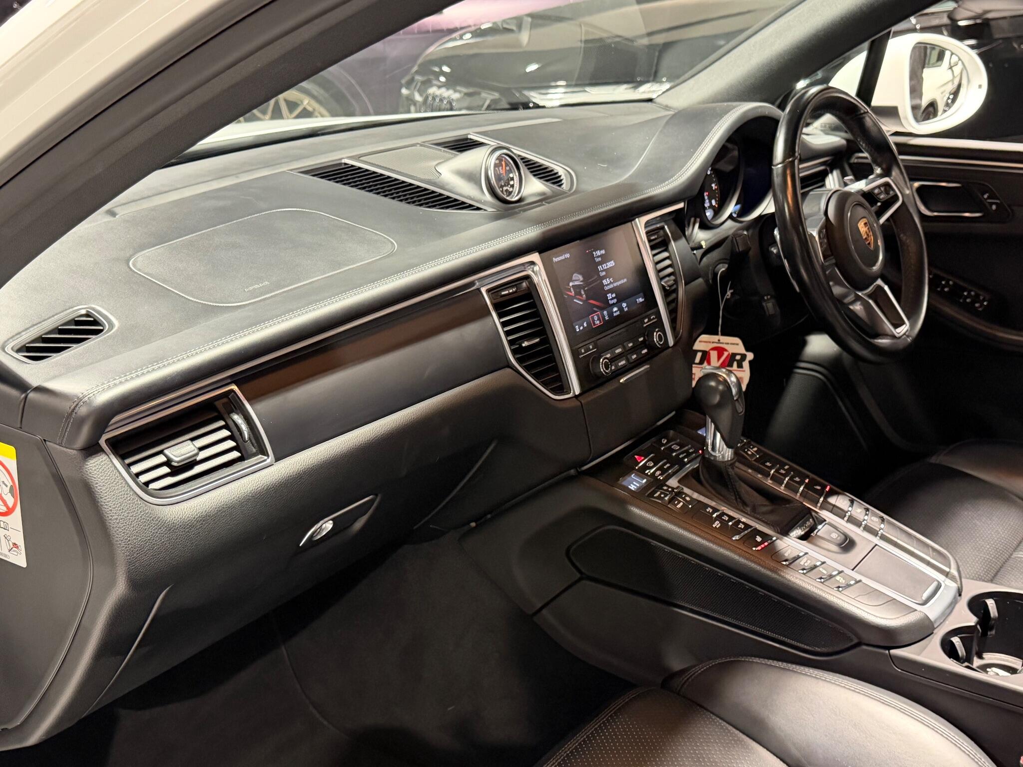 Porsche Macan 2.0T SUV 5dr Petrol PDK 4WD Euro 6 (s/s) (252 ps)